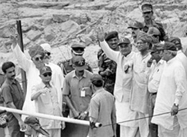 Vajpayee visiting Pokhran